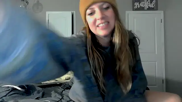 molly witha chance online show from 12, 10, 2025