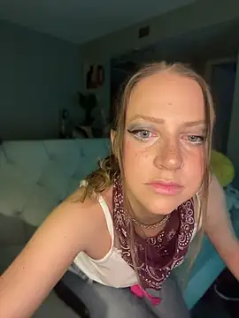 molly witha chance online show from 28, 4, 2026