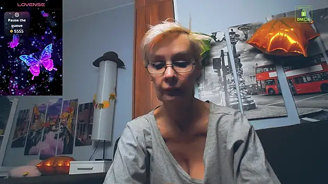 Snapshot of HelgaHimmell chatting on 20, 11, 2025 HelgaHimmell online show from 20, 11, 2025