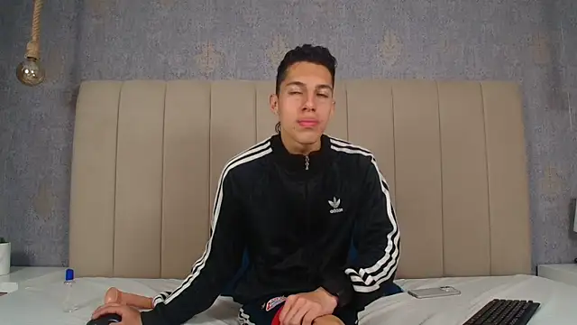 Snapshot of thiago19s chatting on 16, 12, 2024 thiago19s online show from 16, 12, 2024