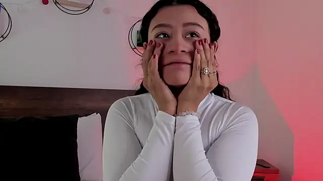 Snapshot of YenniferCurly chatting on 21, 12, 2024 YenniferCurly online show from 21, 12, 2024