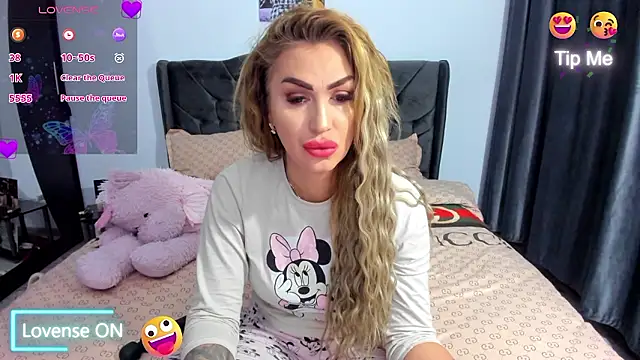 Snapshot of GlossyDiamondX chatting on 18, 1, 2026 GlossyDiamondX online show from 18, 1, 2026