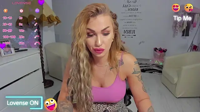 Snapshot of GlossyDiamondX chatting on 24, 3, 2026 GlossyDiamondX online show from 24, 3, 2026