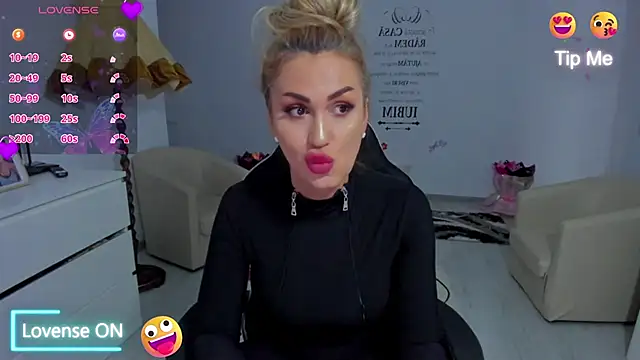 Snapshot of GlossyDiamondX chatting on 28, 3, 2026 GlossyDiamondX online show from 28, 3, 2026