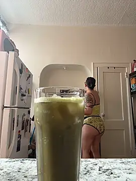 quinnmariexo online show from 15, 4, 2026