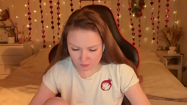 desperatehousewife   online show from 13, 2, 2026