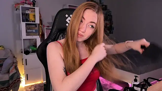 LinaWitch online show from 24, 10, 2025