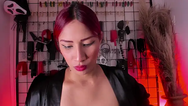 charrlotte quinn online show from 21, 11, 2025