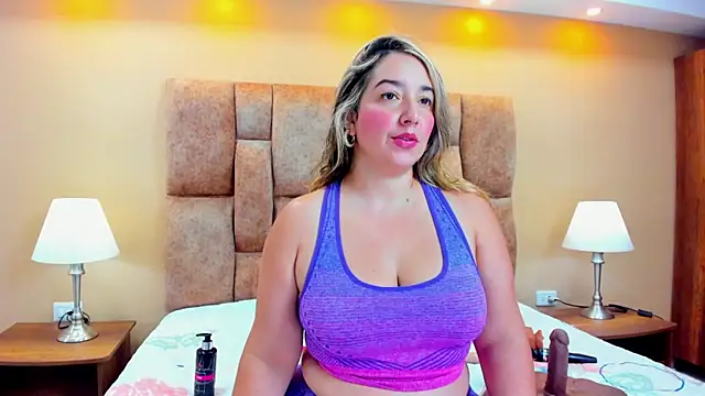 MiiaHot online show from 2, 2, 2026