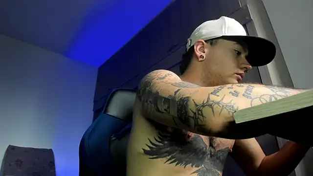 Snapshot of male_pussy chatting on 22, 12, 2025 male pussy online show from 22, 12, 2025