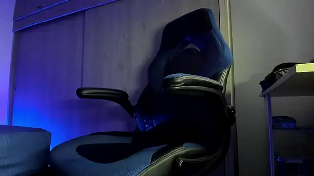 Snapshot of male_pussy chatting on 5, 1, 2026 male pussy online show from 5, 1, 2026