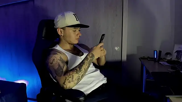 Snapshot of male_pussy chatting on 11, 1, 2026 male pussy online show from 11, 1, 2026