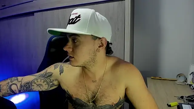 Snapshot of male_pussy chatting on 12, 1, 2026 male pussy online show from 12, 1, 2026