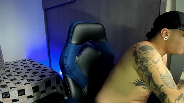 Snapshot of male_pussy chatting on 1, 2, 2026 male pussy online show from 1, 2, 2026