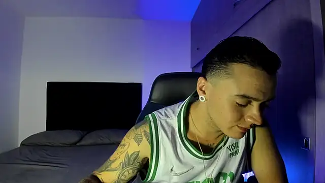 male pussy online show from 20, 4, 2026