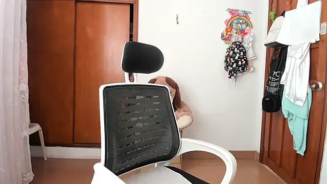 Adele johnsonn1 online show from 29, 10, 2025