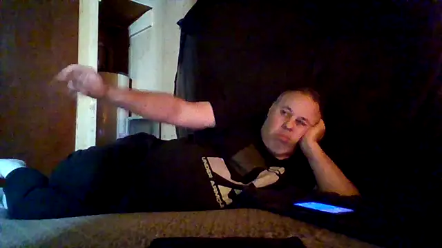 Nightshade7712 online show from 13, 12, 2025