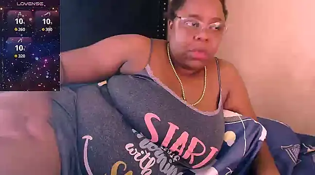 Snapshot of TatianaSantodomingo chatting on 1, 1, 2025 TatianaSantodomingo online show from 1, 1, 2025