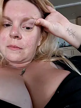 Snapshot of pinkieMilfPUSY chatting on 2, 6, 2026 pinkieMilfPUSY online show from 2, 6, 2026