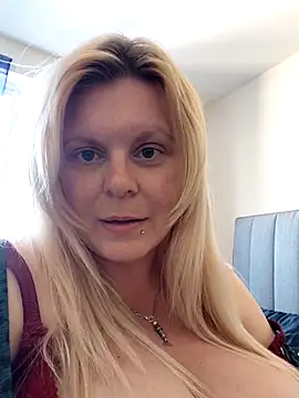 Snapshot of pinkieMilfPUSY chatting on 8, 6, 2026 pinkieMilfPUSY online show from 8, 6, 2026