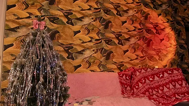 Snapshot of CrystalRey chatting on 13, 12, 2024 CrystalRey online show from 13, 12, 2024