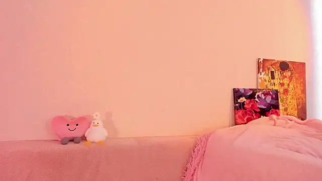 Snapshot of CrystalRey chatting on 15, 2, 2025 CrystalRey online show from 15, 2, 2025