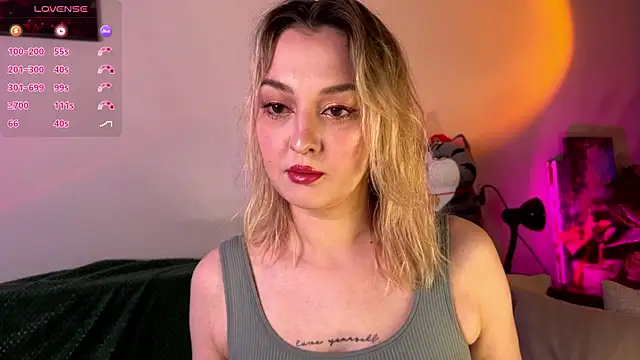 Snapshot of CrystalRey chatting on 23, 7, 2026 CrystalRey online show from 23, 7, 2026