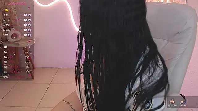 ViolettaHotLatin  online show from 4, 11, 2025