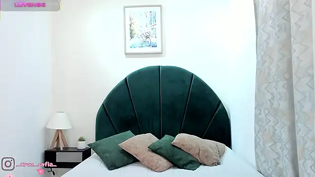  AlejaCruz  online show from 9, 2, 2026