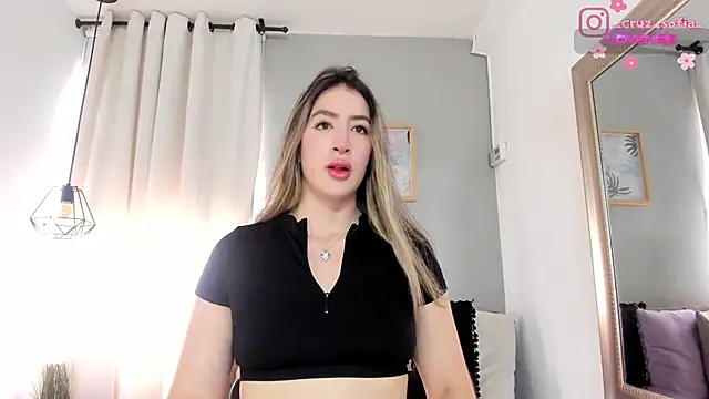 Snapshot of _AlejaCruz_ chatting on 16, 6, 2026 AlejaCruz online show from 16, 6, 2026