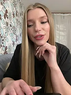 Snapshot of adel_secret chatting on 6, 4, 2026 adel secret online show from 6, 4, 2026