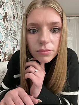 Snapshot of adel_secret chatting on 11, 4, 2026 adel secret online show from 11, 4, 2026