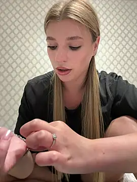 Snapshot of adel_secret chatting on 8, 7, 2026 adel secret online show from 8, 7, 2026