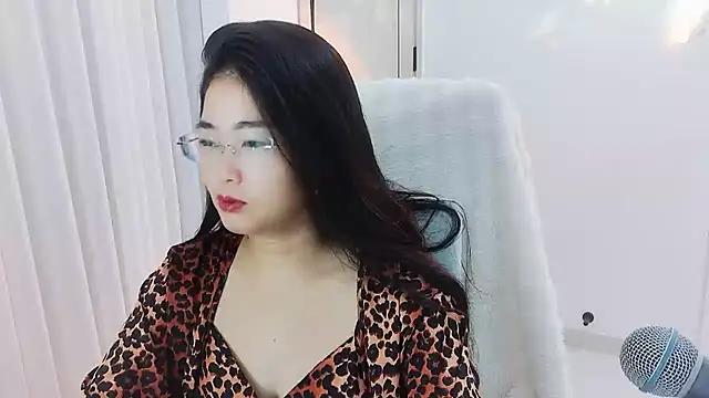 Floor oo online show from 18, 9, 2025