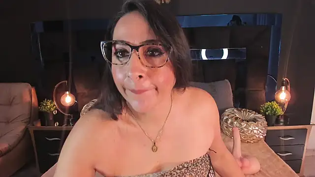 MayraVegas online show from 10, 12, 2024