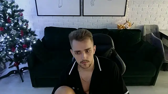 Larstar01 online show from 5, 12, 2024