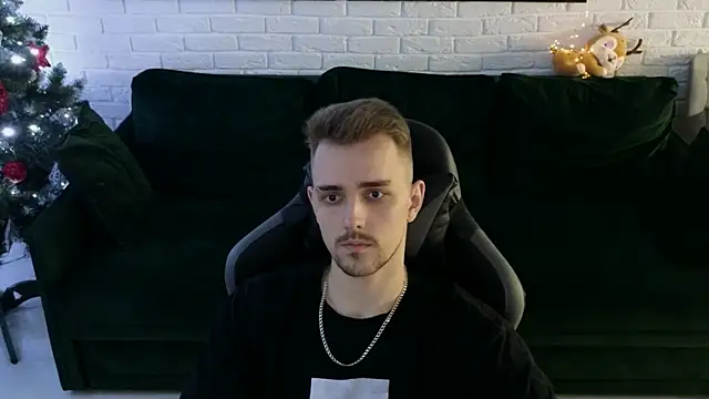 Larstar01 online show from 18, 12, 2024