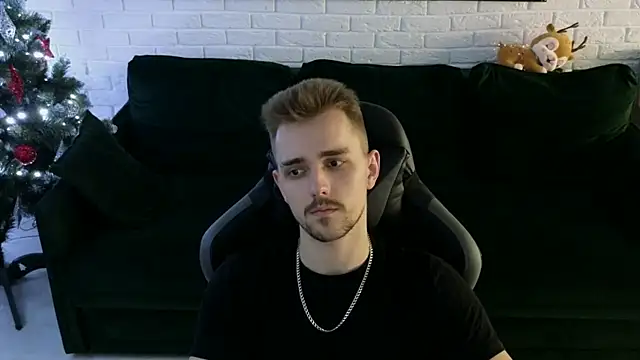 Larstar01 online show from 27, 12, 2024