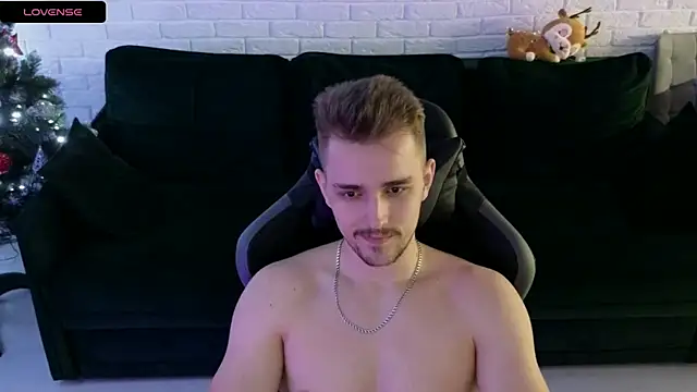 Larstar01 online show from 28, 12, 2024