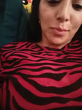 Snapshot of tiffani__love chatting on 25, 5, 2026 tiffani love online show from 25, 5, 2026