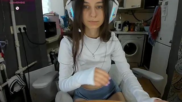  Nika Kik online show from 20, 4, 2026