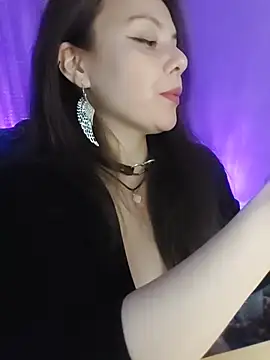 Snapshot of Kimiechanuwu chatting on 2, 3, 2026 Kimiechanuwu online show from 2, 3, 2026