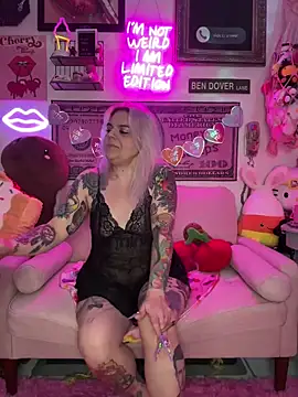 CherryBombBomb online show from 14, 2, 2025