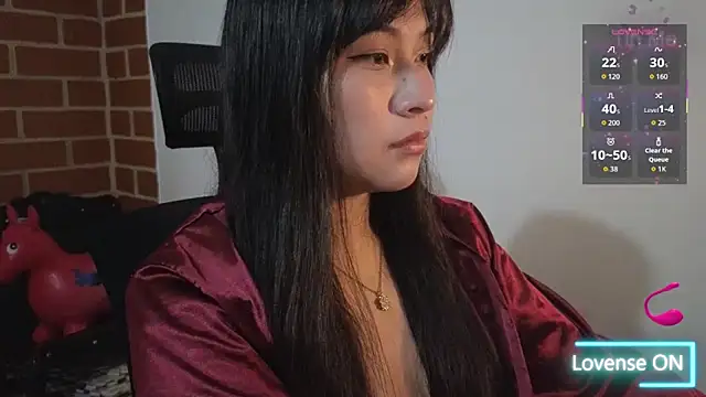 Caroll Luna online show from 4, 10, 2025