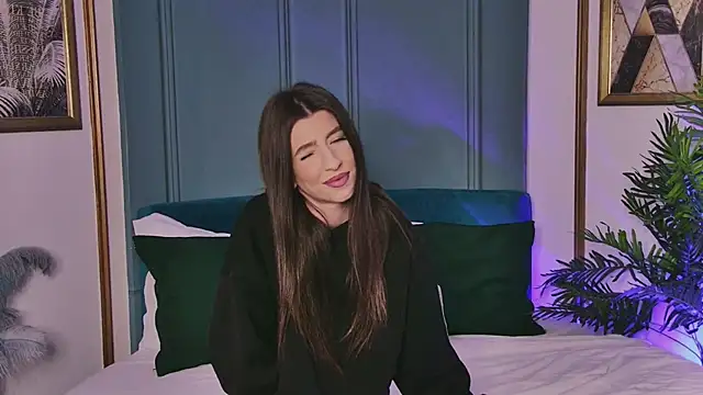 LunaWills  online show from 6, 3, 2026