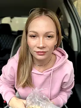 LavenderHot online show from 4, 10, 2025