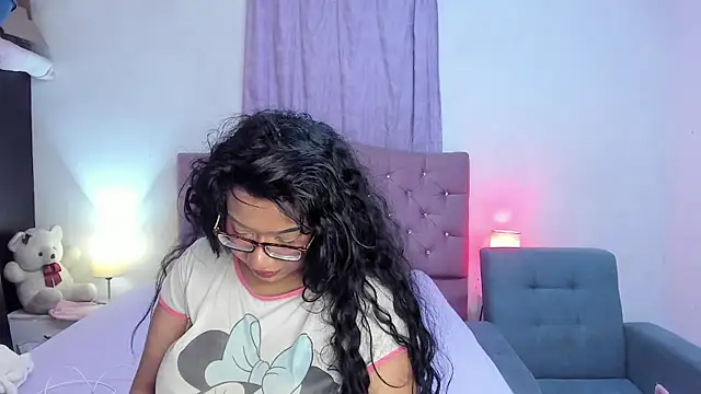 Latinabombsheell online show from 18, 7, 2026