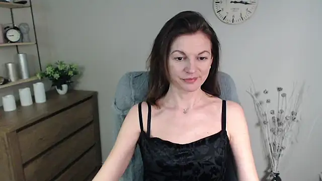 VivianWILD online show from 10, 1, 2025