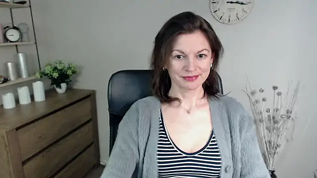 VivianWILD online show from 11, 1, 2025