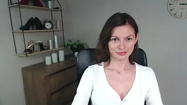 VivianWILD online show from 13, 2, 2025